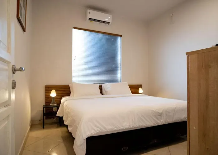 Cliff - 1 Br *