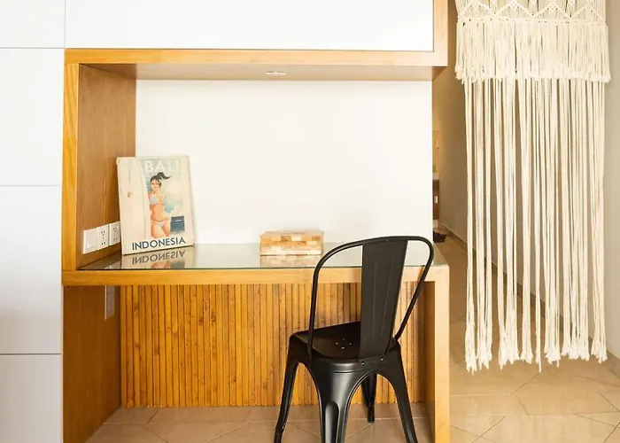 Cliff - 1 Br